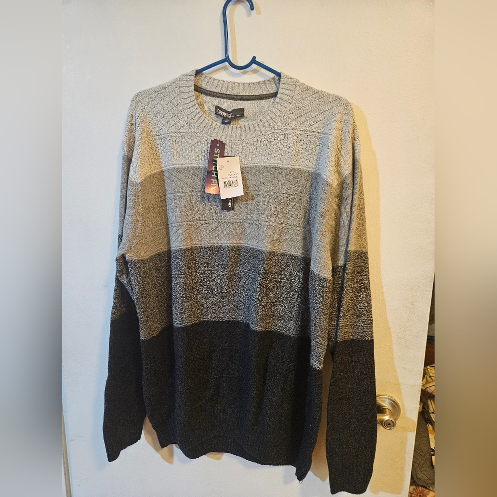 Commerce Men's Gray and Black Sweater